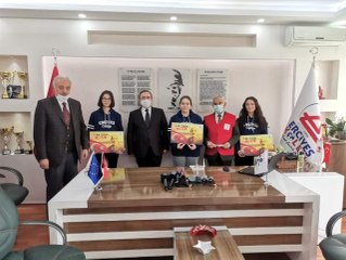 - Öğrencilerden duygulandıran bağış