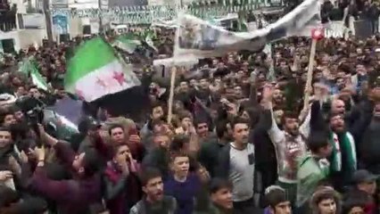 Suriye'de halk iç savaşın 10. yılında rejimi protesto etti