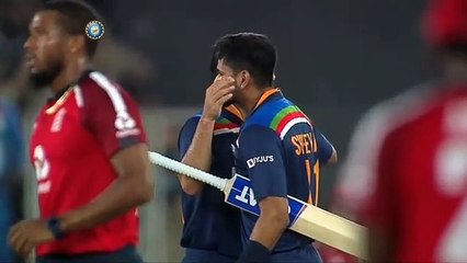 Captain finishes it off in style with a SIX