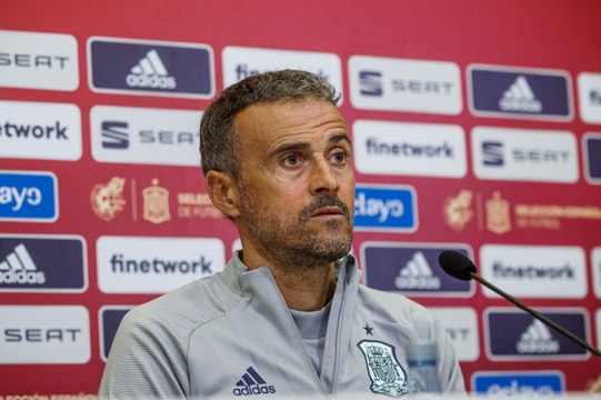 Luis Enrique: Si alguien puede jugar seis mundiales es Sergio Ramos