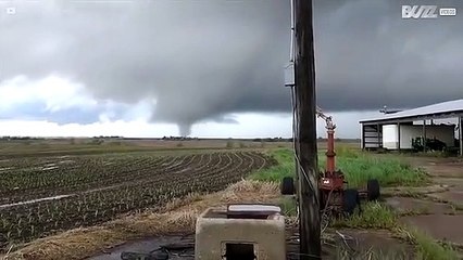Assustador: Homem capta formação de tornado no Kansas
