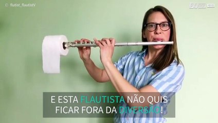 Flautista arrasa o desafio do papel higiênico!