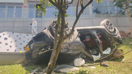 Carro cayó de un séptimo piso en Medellín y dejó una persona muerta