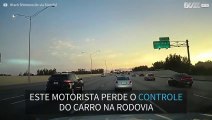 Impressionante domínio de carro após perder o controle na estrada