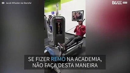 Uma maneira muito aleatória de fazer remo na academia