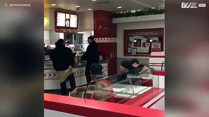 A maneira mais estranha de esperar a comida