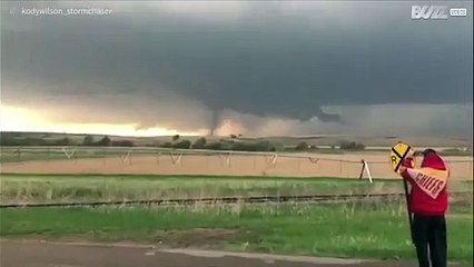 Tornado gigante filmado no Nebraska
