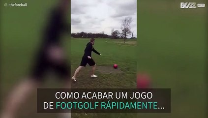 Jogo de footgolf termina com queda hilariante