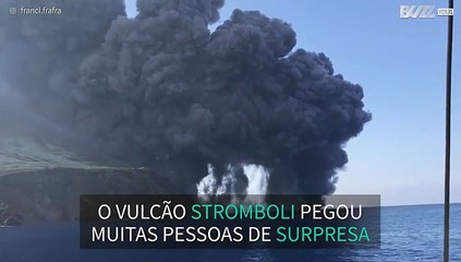 Vulcão Stromboli filmado durante assustadora erupção