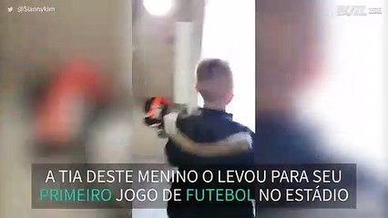 Emocionante: menino assiste o seu time no estádio pela primeira vez