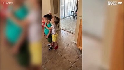 As vezes os meninos “sofrem” nas mãos das irmãs
