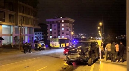 Sultanbeyli'de İETT otobüsü ile otomobil çarpıştı: 4 yaralı