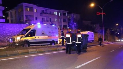 Ağaca çarpıp yan yatan otomobilin sürücüsü suçu yolculara attı