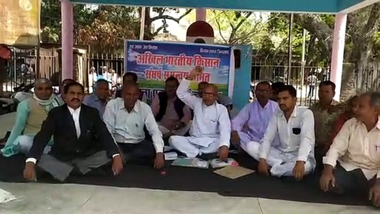राष्ट्रपति को संबोधित 7 सूत्रीय मांग पत्र उप जिलाधिकारी बीकापुर को सौंपा