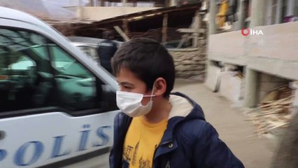 Polislerden soğuk kentin çocuklarına iç ısıtan yardım