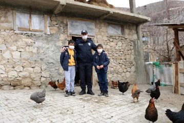 Son dakika! Polislerden soğuk kentin çocuklarına iç ısıtan yardım