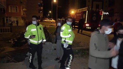 Otomobil Apartmana Daldı: Mahalleli 'Deprem Oldu' Sandı