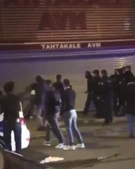 ÇEKMEKÖY'DE TEKMELİ YUMRUKLU KAVGAYA BİBER GAZLI MÜDAHALE