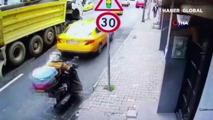 Hafriyat kamyonu korku saçtı!