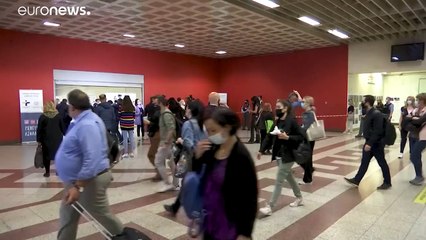 Ελλάδα: Συνεχίζονται κανονικά οι εμβολιασμοί με AstraZeneca - Στο κόκκινο παραμένει το ΕΣΥ