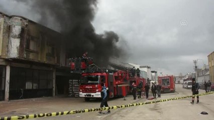 Yalıtım malzemesi imalathanesinde yangın