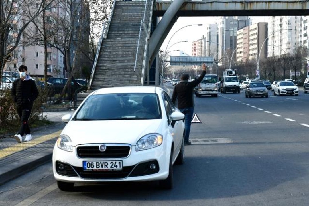 Büyükşehir'in ücretsiz araç çekici hizmeti devam ediyor