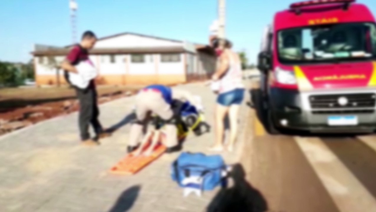 Menina é socorrida pelo Corpo de Bombeiros após ser atropelada no Bairro Brasmadeira