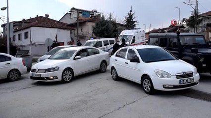 Aranan şüpheli polise ateşle karşılık verdi