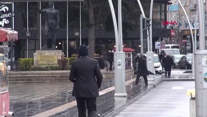 TOKAT Vaka sayısı artan Tokat'ta, yağmur caddelerde yoğunluğu engelledi