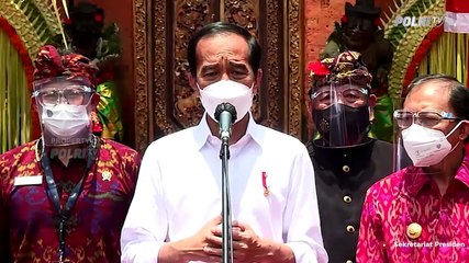 Jokowi Tinjau Vaksin Massal di Bali