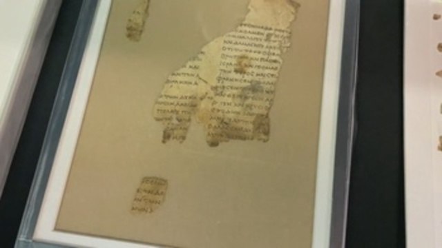 Israel muestra fragmentos de rollo bíblico milenario hallados en Cisjordania