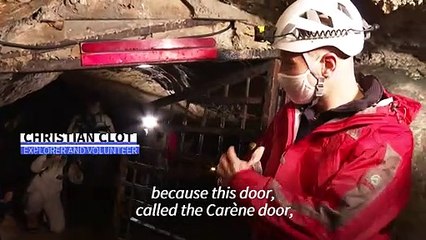 In France, volunteers to shut themselves in a cave for 40 days with no notion of time