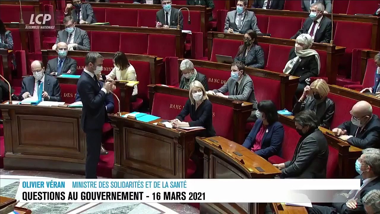 Olivier Véran: "Le vaccin AstraZeneca est très efficace et précieux. Nous nous donnons 48 heures de recul pour revenir avec confiance devant les Français."