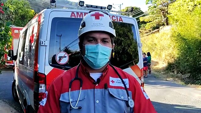 ext-rescate-de-adulto-mayor-atrapado-en-zanja-160321