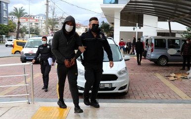 Son Dakika | Otelden çaldığı eşyaları çuvala koyup sırtlarken kameralara yakalandı