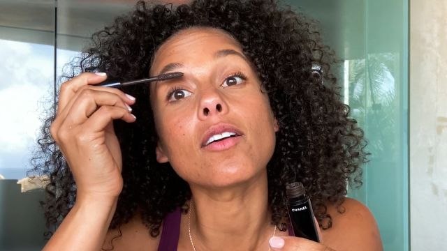 Alicia Keys' No-Fuss 10 Minute Beauty Routine | Allure