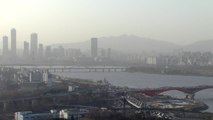서울 등 전국 올봄 첫 황사...강한 바람에 최악 피했다 / YTN
