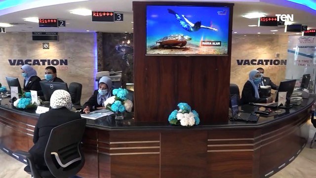 وزير الطيران المدني يفتتح مركز الخدمات السياحية لمصر للطيران عطلات الكرنك