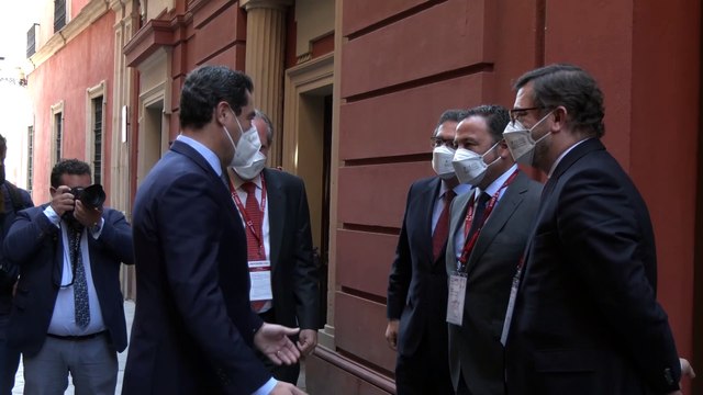 Moreno reivindica Andalucía como refugio seguro para la inversión frente a la tormenta en España