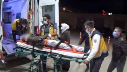 Minibüs, yolun karşısına geçen yayaya böyle çarptı