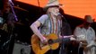 Willie Nelson's New Album of Frank Sinatra Covers, That's Life, Debuts at No. 1 on Billboa