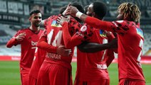 Türkiye Kupası yarı final maçında Beşiktaş, sahasında Başakşehir'i 3-2 yendi ve finale yükseldi