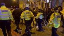 İngiltere'de Sarah Everard cinayeti ve polise yeni yetkiler veren yasa tasarısı protesto ediliyor