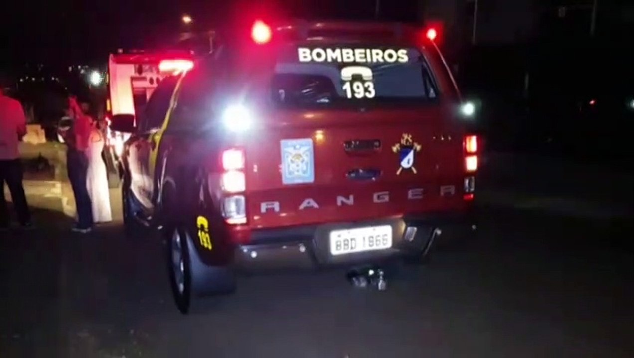 Vítima de enforcamento é socorrida pelo Corpo de Bombeiros no Bairro Canadá