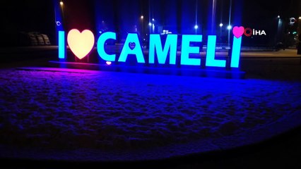 Mart kapıdan baktırdı, Denizli’ye lapa kapa kar yağdı