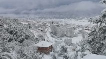 Mart’ta kar sürprizi! 30 santimetreye ulaştı, okullar tatil edildi