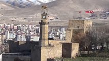 NİĞDE 2'nci Abdülhamid'in tahta çıkış yıl dönümünde inşa edilen saat kulelerinin en yükseği Niğde'de