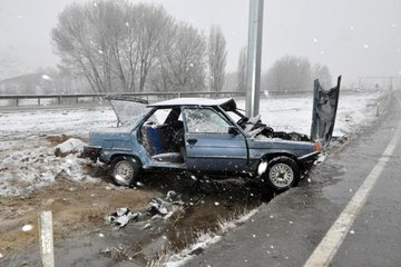 Download Video: Son dakika haberleri | Sorgun'da iki farklı trafik kazası: 1 ölü, 5'i öğretmen 6 yaralı