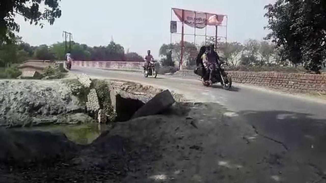 हादसे का कारण बन सकती है बिना रेलिंग नहर की वाल...
