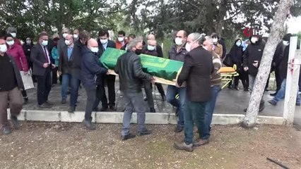 Koronadan ölen doktor, babası için ayrılan mezara defnedildi